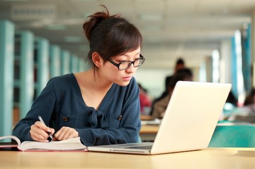 nursing_student_at_computer